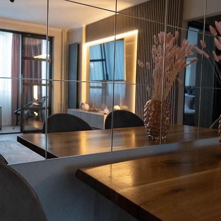 Cosy 2 Rooms Apartment In The Center Of The City Bukarest Exteriör bild