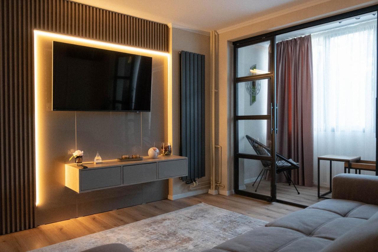 Cosy 2 Rooms Apartment In The Center Of The City Bukarest Exteriör bild