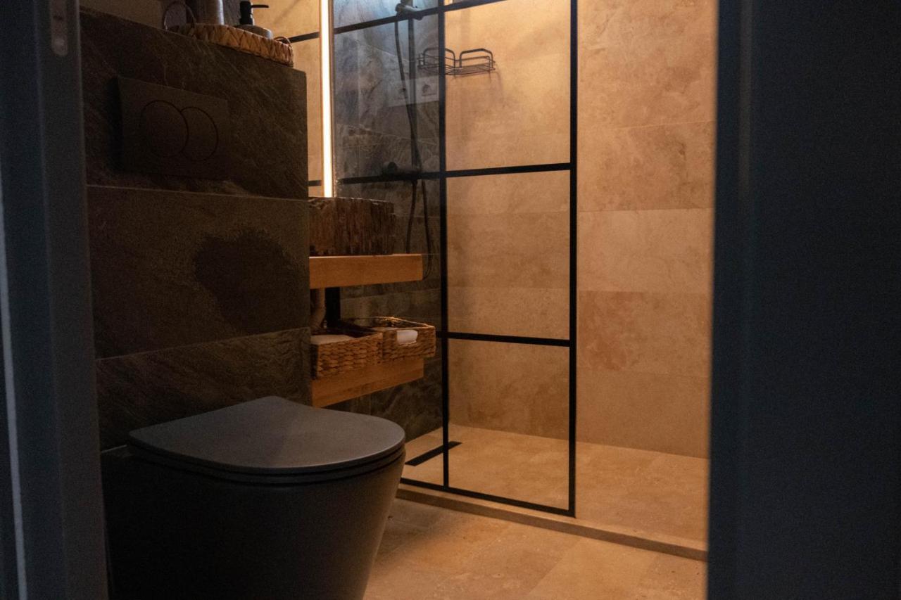 Cosy 2 Rooms Apartment In The Center Of The City Bukarest Exteriör bild