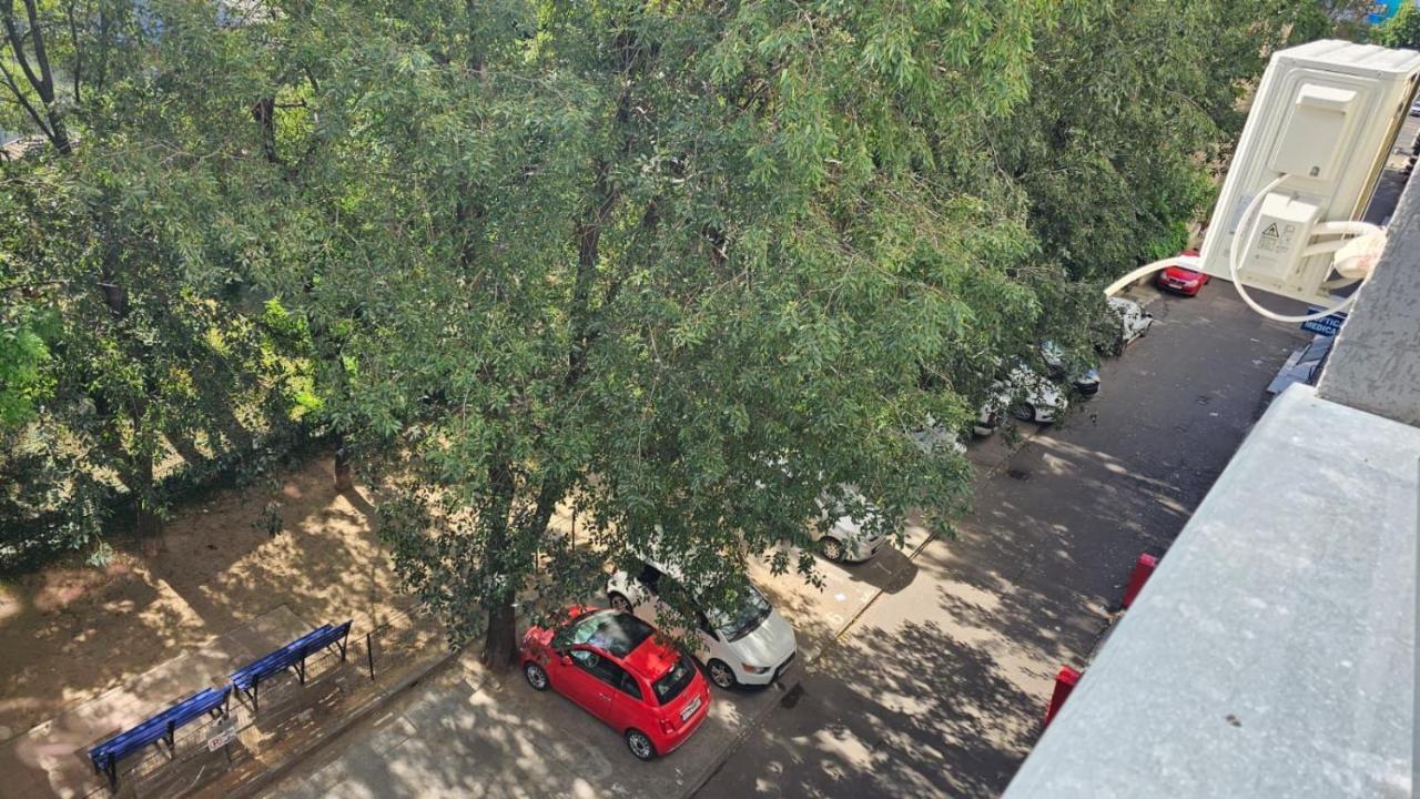 Cosy 2 Rooms Apartment In The Center Of The City Bukarest Exteriör bild