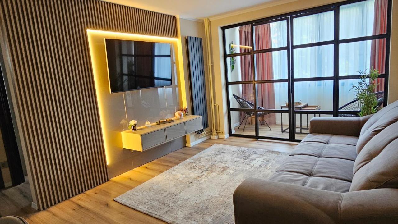 Cosy 2 Rooms Apartment In The Center Of The City Bukarest Exteriör bild