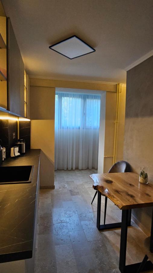 Cosy 2 Rooms Apartment In The Center Of The City Bukarest Exteriör bild