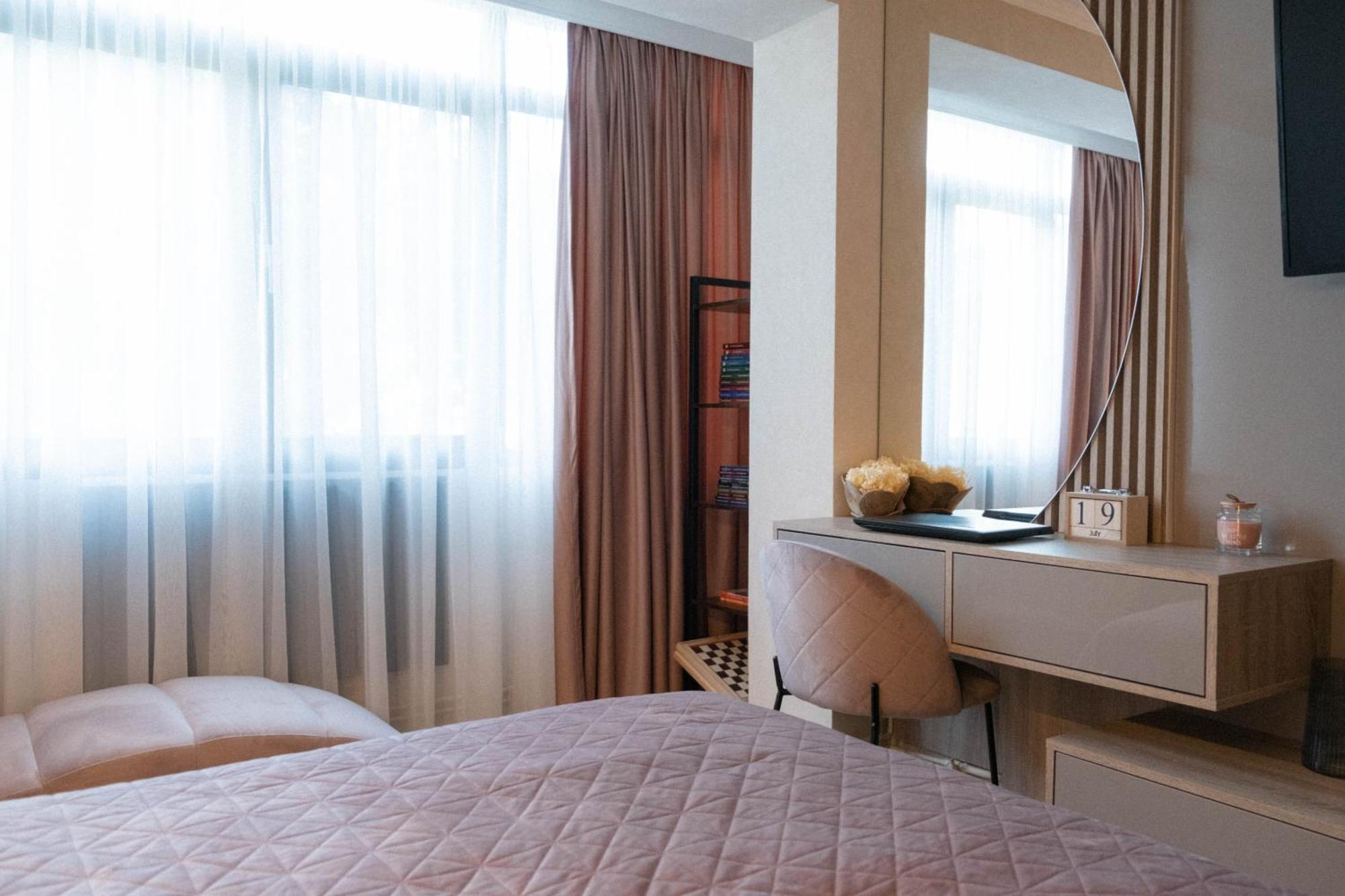 Cosy 2 Rooms Apartment In The Center Of The City Bukarest Exteriör bild
