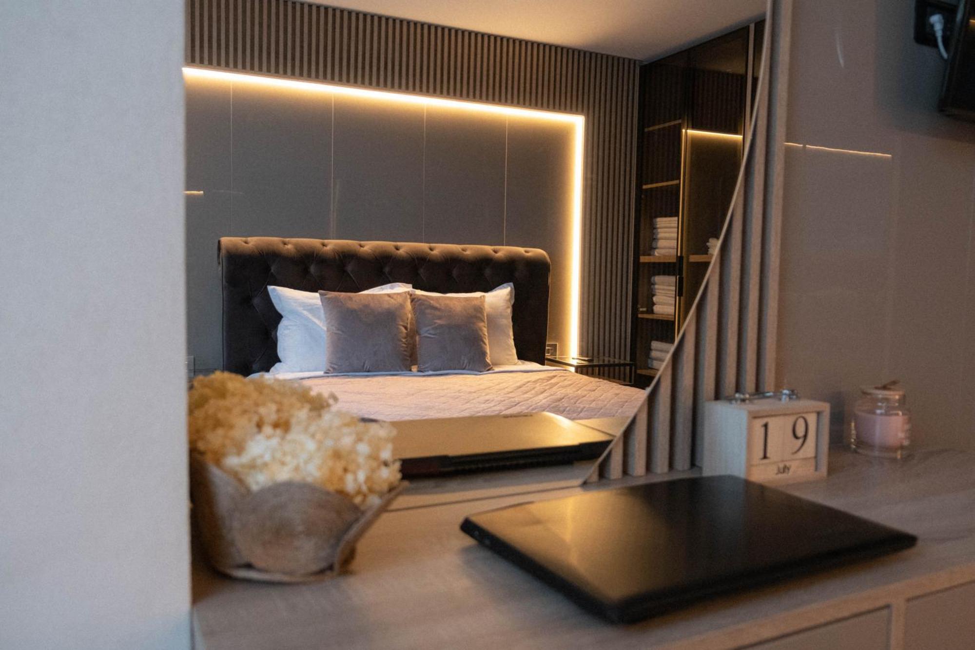 Cosy 2 Rooms Apartment In The Center Of The City Bukarest Exteriör bild