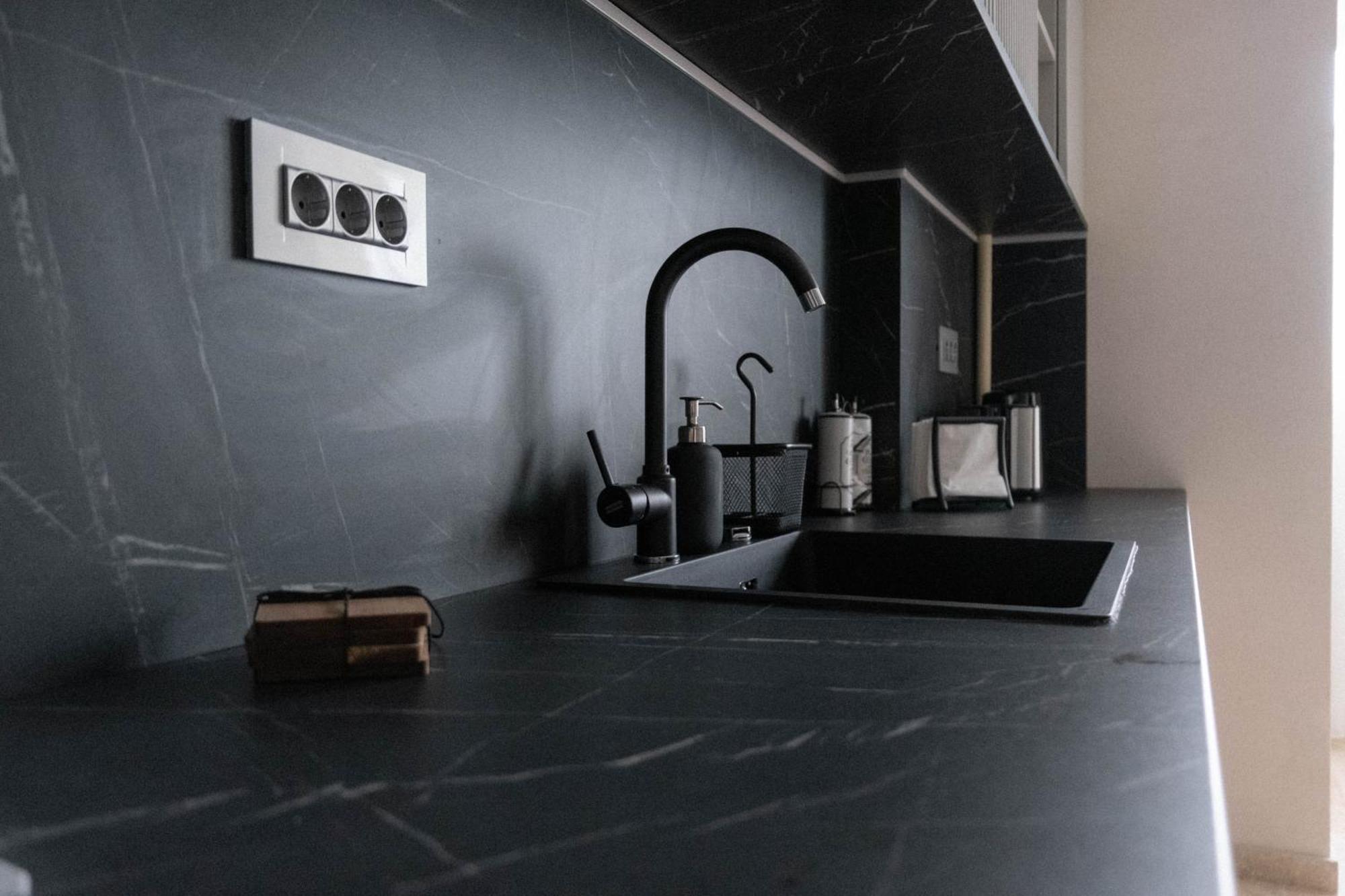 Cosy 2 Rooms Apartment In The Center Of The City Bukarest Exteriör bild