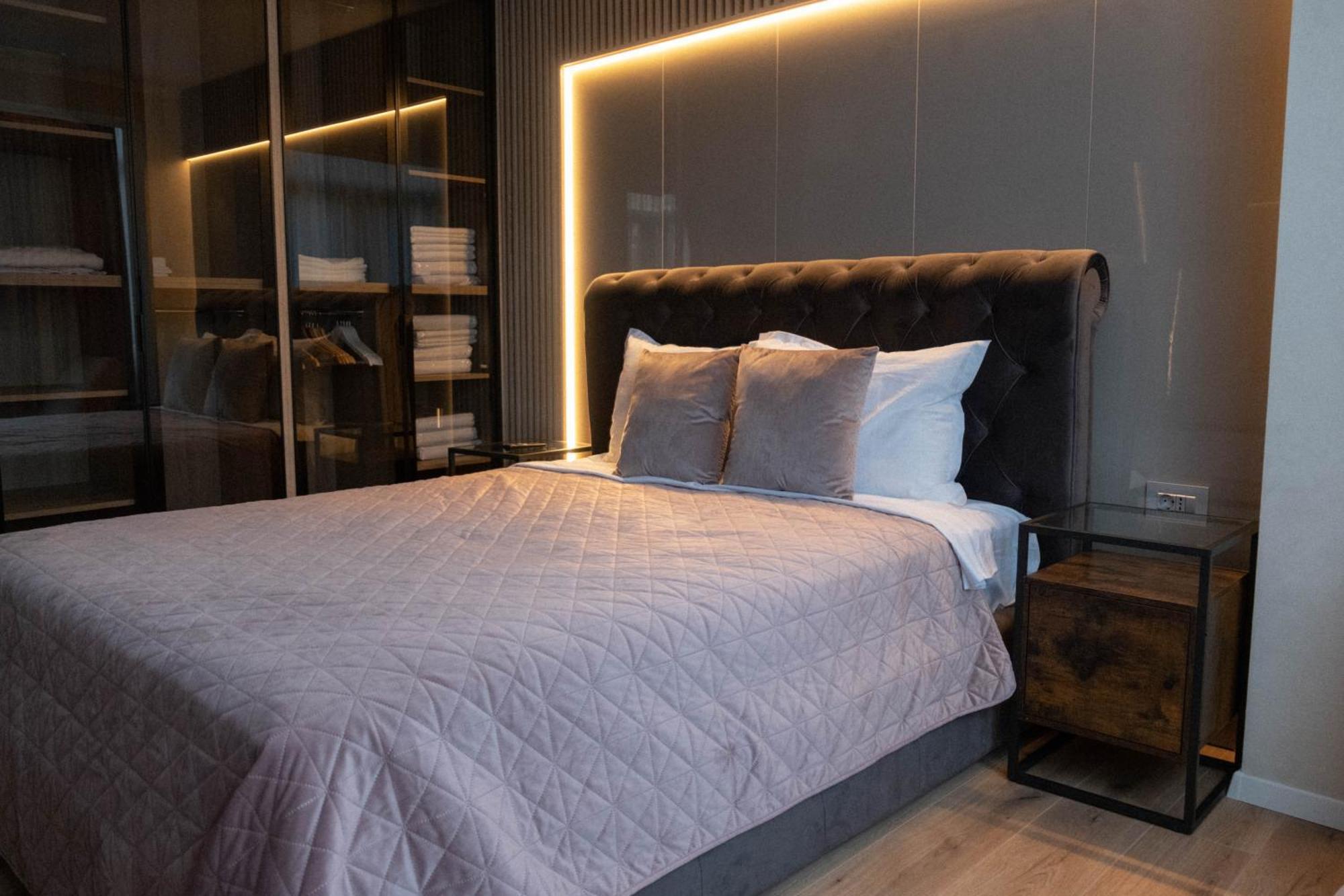 Cosy 2 Rooms Apartment In The Center Of The City Bukarest Exteriör bild