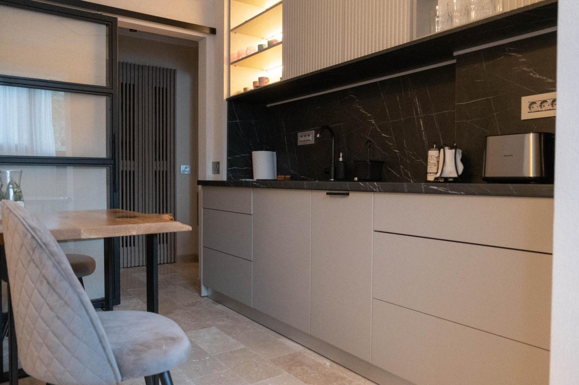 Cosy 2 Rooms Apartment In The Center Of The City Bukarest Exteriör bild